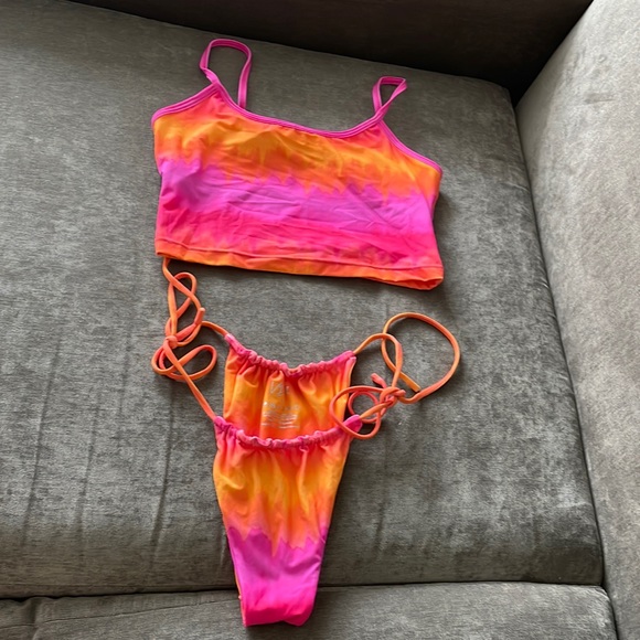 VDM the label tie dye bikini set - Picture 3 of 5